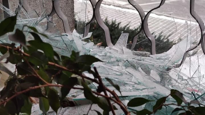 the-enemy-launched-a-massive-attack-on-kherson-video-of-the-aftermath