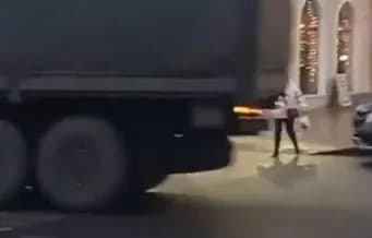 v-okupovanomu-mariupoli-zafiksovano-peremishchennia-vazhkoi-tekhniky-rosiian