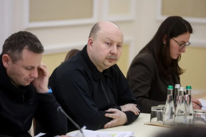 podgotovka-k-reforme-oplati-truda-gossluzhashchikh-prodolzhaetsya-minfinu-i-nags-poruchili-vinesti-na-pravitelstvo-soglasovannuyu-pozitsiyu