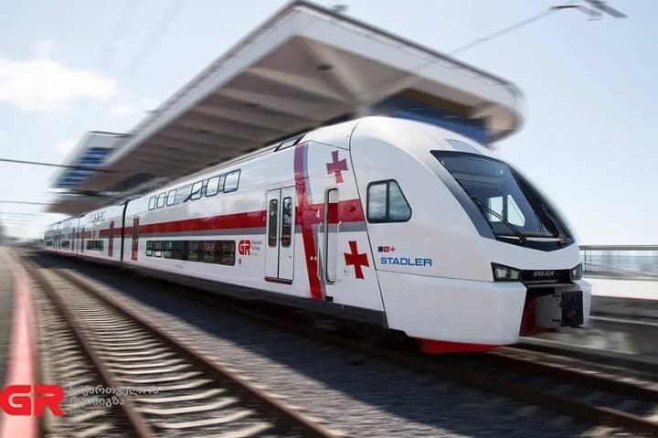 u-hruzii-cherez-nehodu-chastkovo-pryzupyniaietsia-zaliznychne-spoluchennia