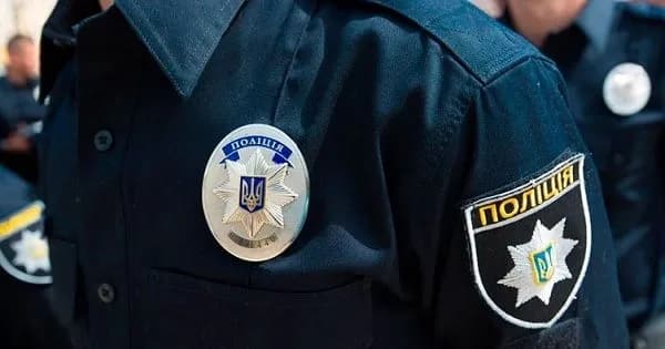 russian-strike-on-kherson-train-station-one-policeman-killed-two-others-wounded