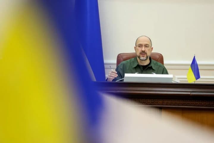 kabmin-dozvolyv-avansuvannia-do-70percent-vartosti-robit-z-budivnytstva-ukriplen-shmyhal