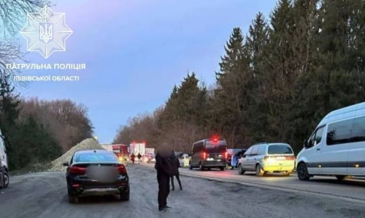 traffic-was-temporarily-blocked-on-the-ukrainian-polish-border-in-shehyny-what-is-known