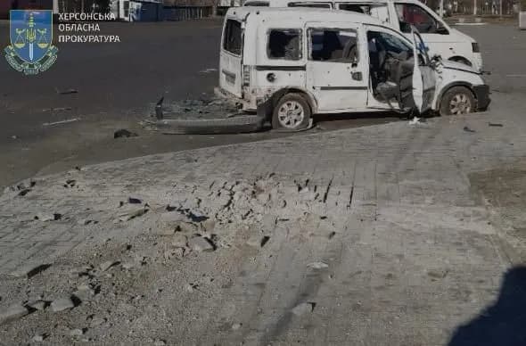 russians-shelled-kherson-with-artillery-once-again-three-people-were-wounded