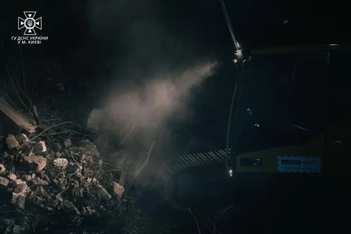 another-body-pulled-from-the-rubble-death-toll-from-russian-air-strike-in-kyiv-rises