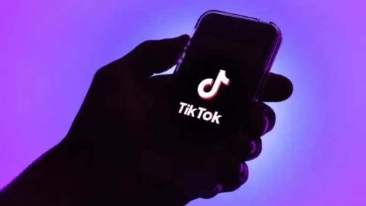 pakistani-woman-accused-of-killing-younger-sister-while-recording-video-for-tiktok