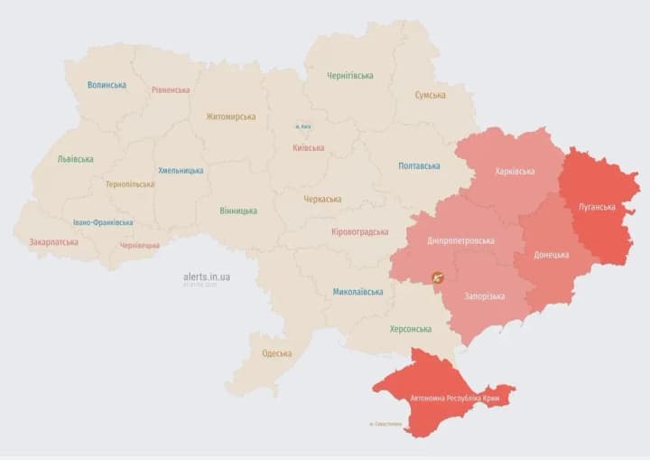 ataka-dronami-v-shesti-regionakh-obyavlena-vozdushnaya-trevoga