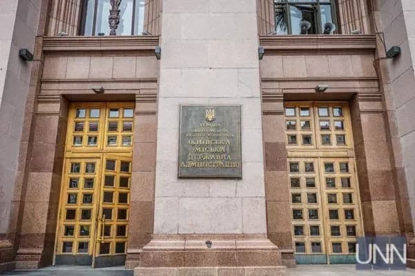 massive-missile-attack-on-kyiv-debris-fell-on-the-roof-of-a-high-rise-building-and-on-the-territory-of-warehouses