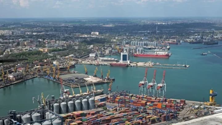 odesa-region-remains-resilient-and-continues-to-feed-the-world-cargo-transshipment-in-ports-increased-by-15percent-over-the-year
