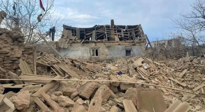 in-kherson-region-1-person-was-killed-and-5-others-were-wounded-by-russian-shelling