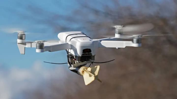 nad-voennimi-poligonami-bundesvera-gde-treniruyutsya-ukraintsi-obnaruzheni-letayushchie-obekti-podozrevayut-rossiiskikh-agentov