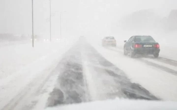 more-than-a-thousand-people-and-930-units-of-equipment-are-working-on-national-roads-to-eliminate-the-consequences-of-the-bad-weather