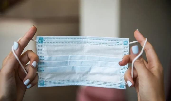 bazovie-protivoepidemicheskie-normi-v-minzdrave-obyasnili-komu-i-kogda-sleduet-nadevat-masku