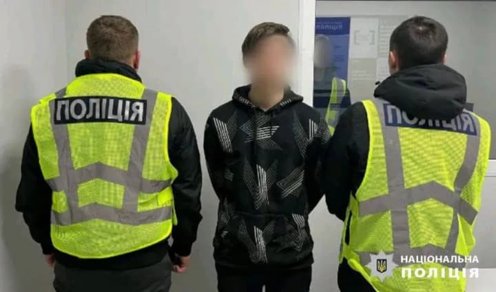 in-kyiv-region-a-group-of-young-men-set-fire-to-relay-cabinets-responsible-for-the-operation-of-traffic-lights-on-railroad-tracks