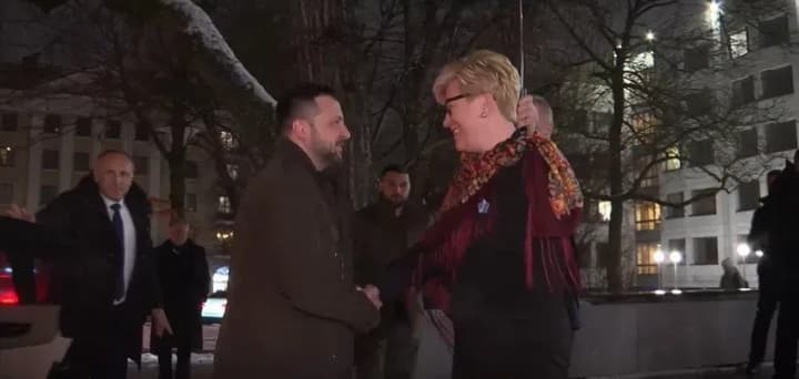 zelenskyy-and-simonite-discuss-defense-cooperation