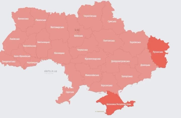 v-ukraini-prolunala-masshtabna-povitriana-tryvoha-v-ps-zsu-povidomliaiut-pro-raketnu-nebezpeku