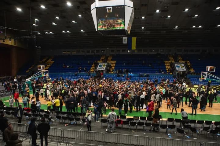 basketball-fans-return-to-the-stands-fbu