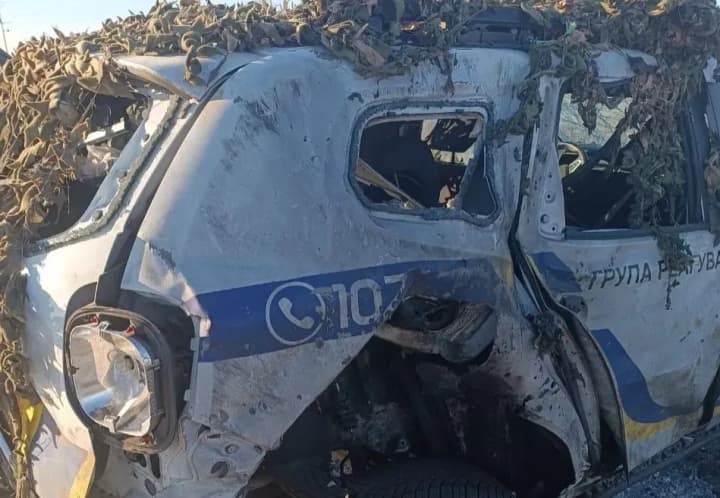 rosiiany-atakuvaly-bezpilotnykom-avto-politsii-na-khersonshchyni