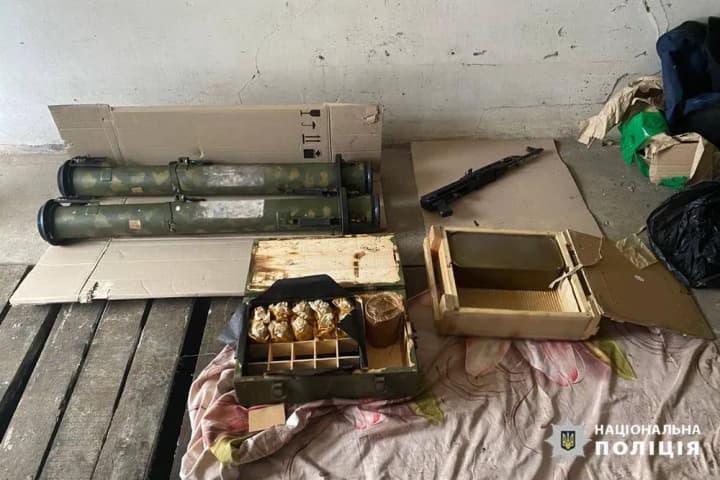 ammunition-grenades-and-an-assault-rifle-arms-dealer-detained-in-cherkasy