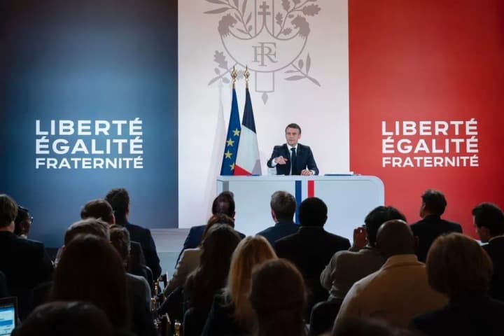 france-is-going-to-sign-an-agreement-on-security-guarantees-with-ukraine-macron