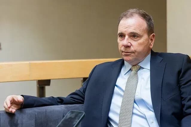 ukraini-potriben-litak-z-radarom-dalnoi-radiolokatsii-shchob-upravliaty-svoimy-f-16-hodzhes