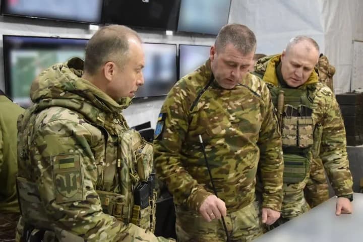 splanirovali-primenenie-rezervov-sirskii-posetil-voinskie-chasti-kotorie-derzhat-oboronu-na-kupyanskom-napravlenii