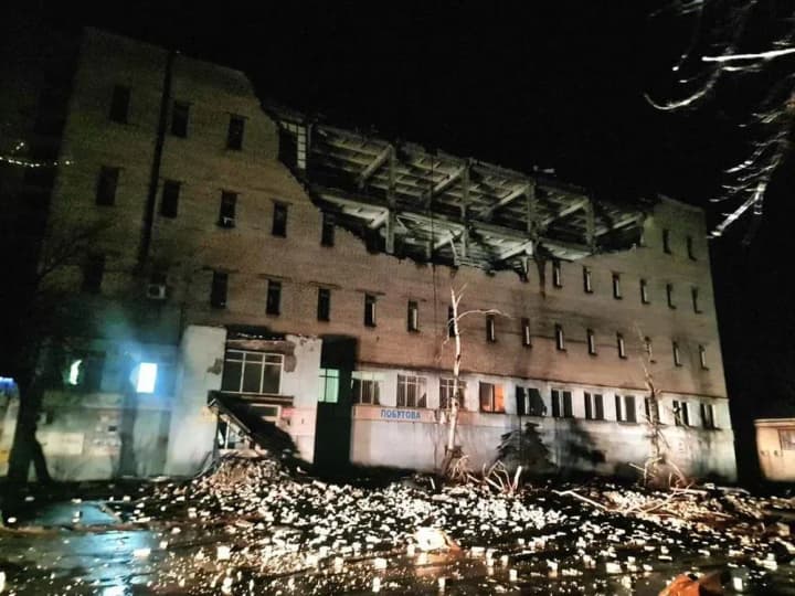 russians-attacked-myrnohrad-in-donetsk-region-at-night-houses-an-administrative-building-and-an-infrastructure-facility-were-damaged