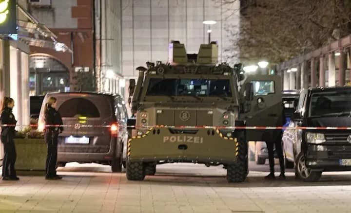 man-takes-four-hostages-in-starbucks-in-germany