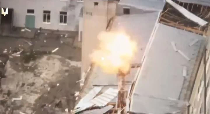 biitsi-sso-znyshchyly-vorozhu-bmp-shcho-obstriliuvala-pravyi-bereh-khersonshchyny