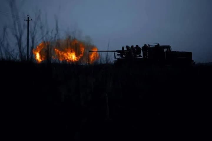 occupants-losses-in-the-south-ukrainian-troops-destroyed-a-tank-and-7-guns-on-the-left-bank-of-kherson-region-overnight
