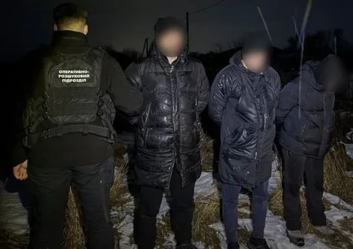 men-detained-in-bukovyna-who-tried-to-get-to-romania-by-hiding-from-border-guard-post