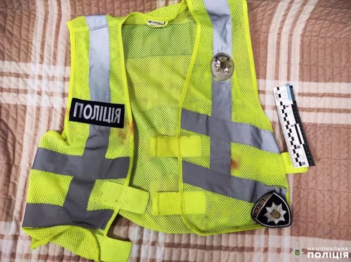 na-rovenshchine-pyanii-voditel-izbil-politseiskogo