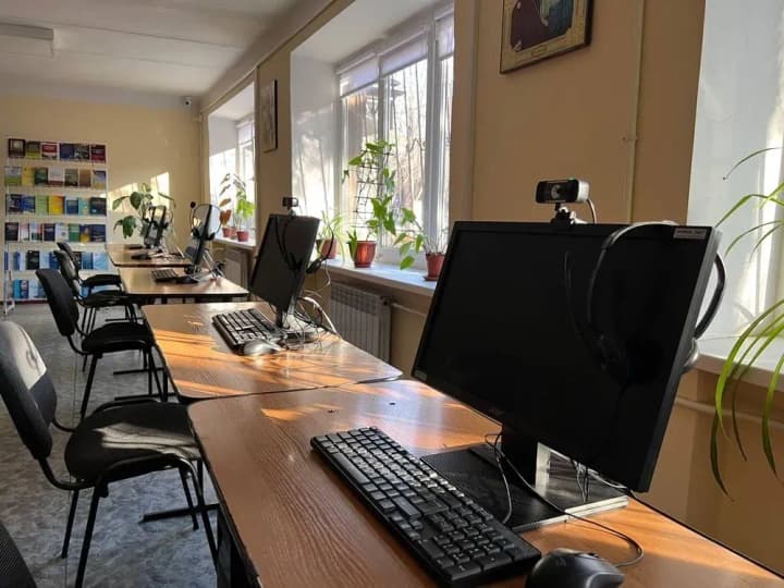 v-ukraini-u-novomu-formati-startuvaly-ispyty-zi-znannia-derzhavnoi-movy-dlia-sluzhbovykh-osib