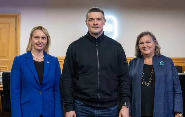 ukraina-mirovoi-lider-v-ispolzovanii-tsifrovikh-reshenii-na-pole-boya-i-v-gosudarstvennom-upravlenii-brink