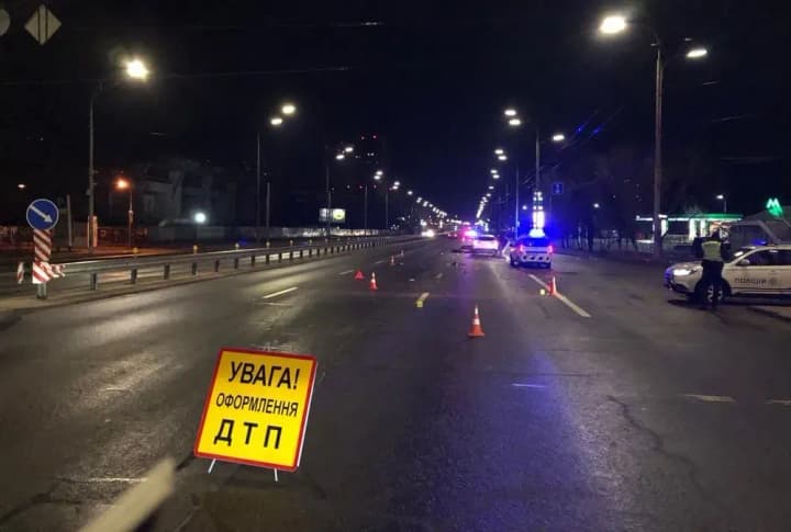 a-15-year-old-girl-was-killed-by-a-car-while-trying-to-cross-the-avenue-in-kyiv