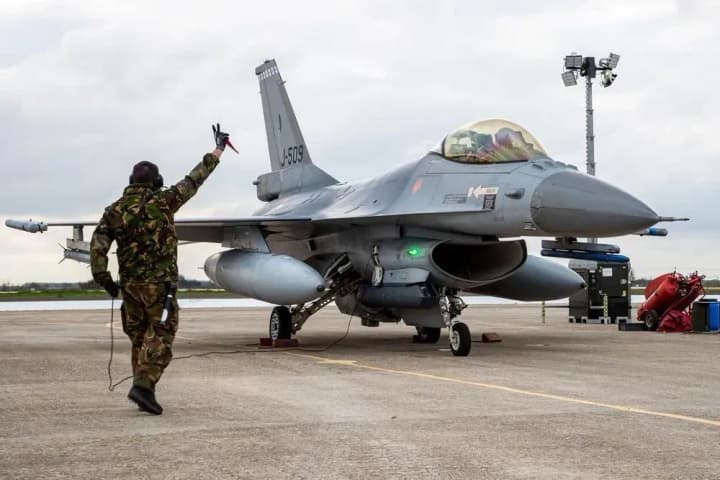 niderlandy-peredadut-ukraini-na-6-vynyshchuvachiv-f-16-bilshe-nizh-planuvaly
