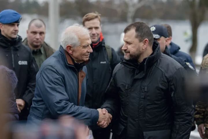 work-in-the-de-occupied-territories-borrell-attends-training-of-police-and-guardsmen