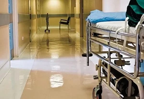 russias-attack-on-mykolaiv-a-man-hospitalized-with-injuries-dies