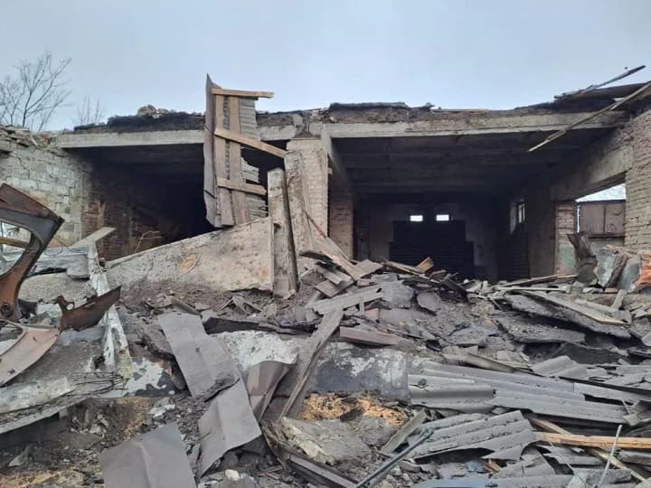 rossiiskie-voiska-obstrelyali-vosem-gromad-donetchini-yest-ranenie