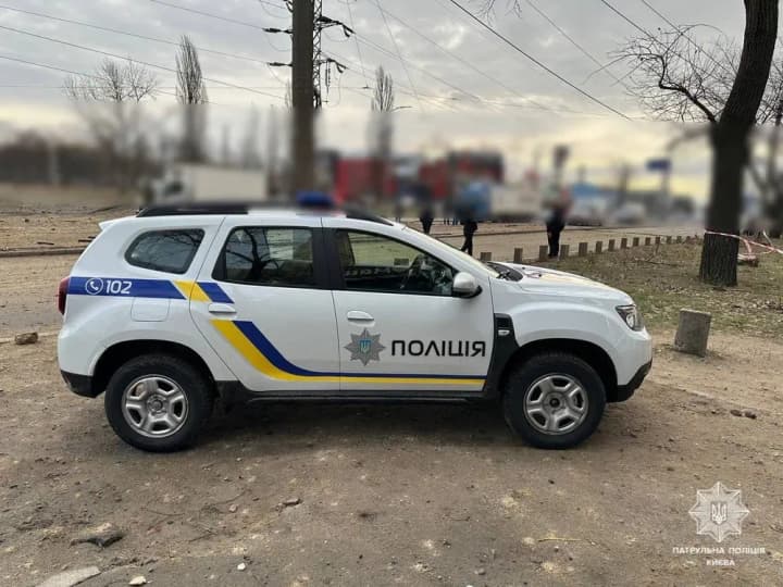 elimination-of-the-consequences-of-a-missile-attack-one-of-the-streets-in-kyiv-is-blocked