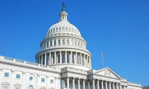 dvukhpartiinii-zakonoproekt-o-granitse-i-inostrannoi-pomoshchi-ne-proshel-golosovanie-v-senate-ssha-no-u-respublikantsev-yest-plan-b