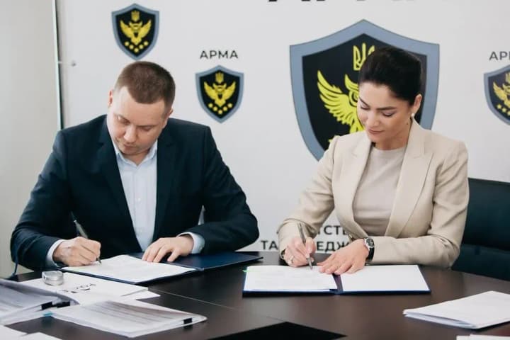 arma-pidpysalo-pershyi-dohovir-pro-realizatsiiu-areshtovanykh-aktyviv