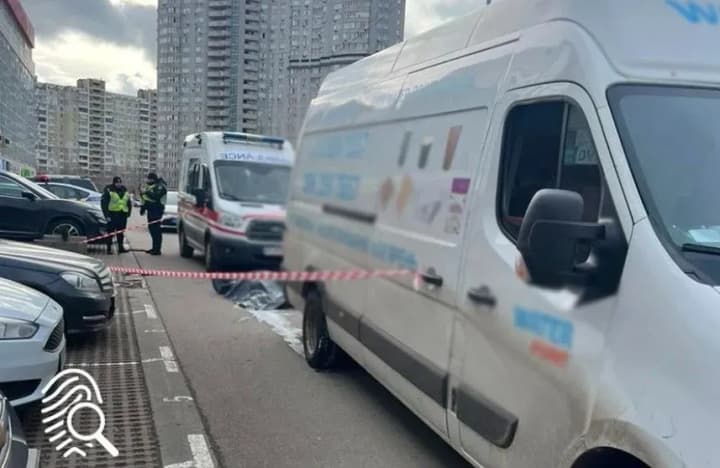 in-the-parking-lot-of-a-shopping-center-in-the-darnytsia-district-a-minibus-driver-hit-a-woman-who-died-on-the-spot