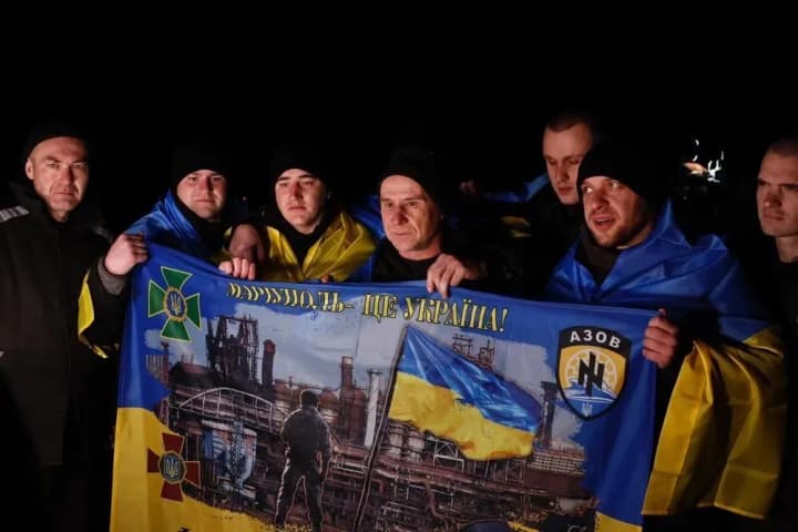 ukraine-exchanges-100-defenders-from-russian-captivity-84-of-them-are-mariupol-defenders
