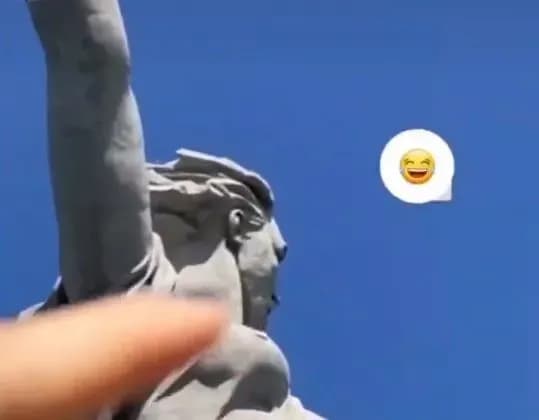 shchekotala-grud-pamyatnika-rodina-mat-v-rf-23-letnyuyu-devushku-otpravili-v-sizo-za-shutochnoe-video