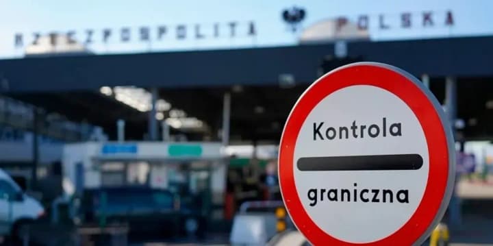 fakticheski-vse-napravleniya-prodolzhayut-bit-zablokirovannimi-demchenko-o-situatsii-na-granitse-s-polshei