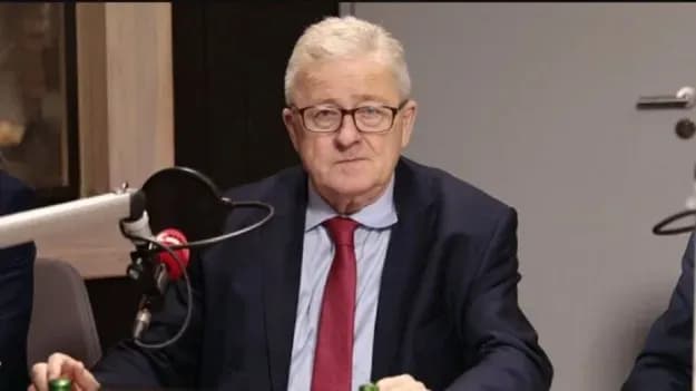 akt-vidchaiu-polskyi-ministr-poprosyv-vybachennia-pered-ukrainoiu-za-rozsypane-na-kordoni-zerno