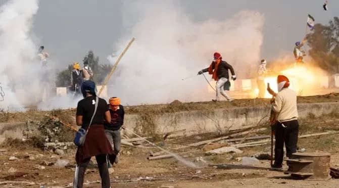 large-peasant-protests-take-place-in-india-the-capital-is-barricaded-from-farmers