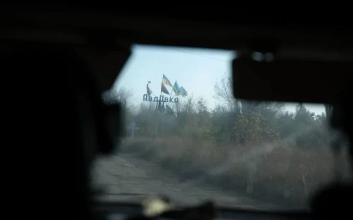supply-and-evacuation-to-avdiivka-is-complicated-but-a-backup-logistics-artery-lykhoviy-is-being-used