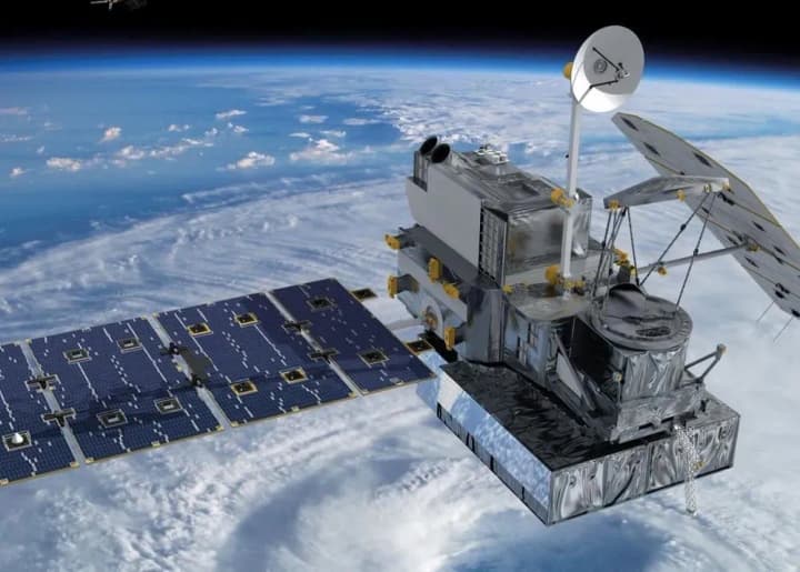 za-danymy-biloho-domu-rosiia-rozrobliaie-novu-protysuputnykovu-zbroiu